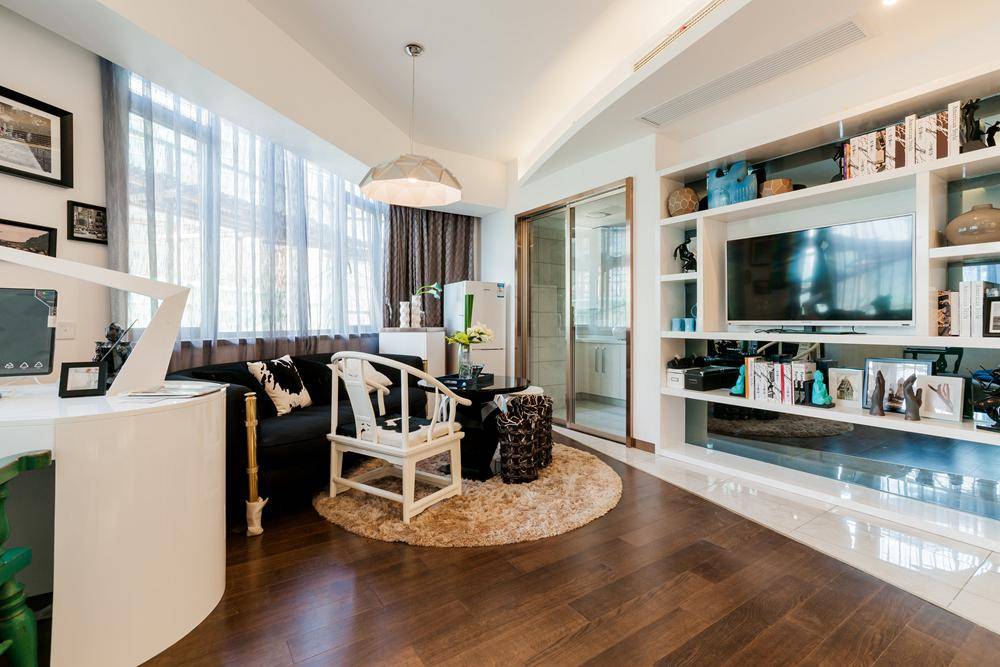 点击大图看下一张：客厅窗帘电视柜效果图