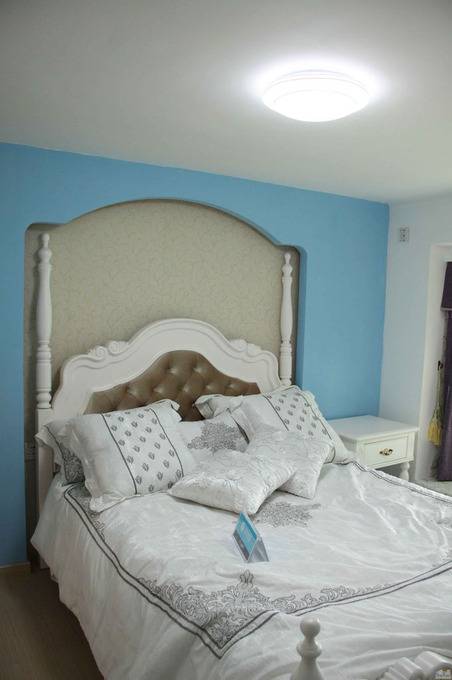 点击大图看下一张：田园卧室复式楼图片