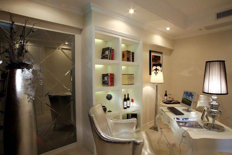 点击大图看下一张:欧式欧式风格书房三居效果图