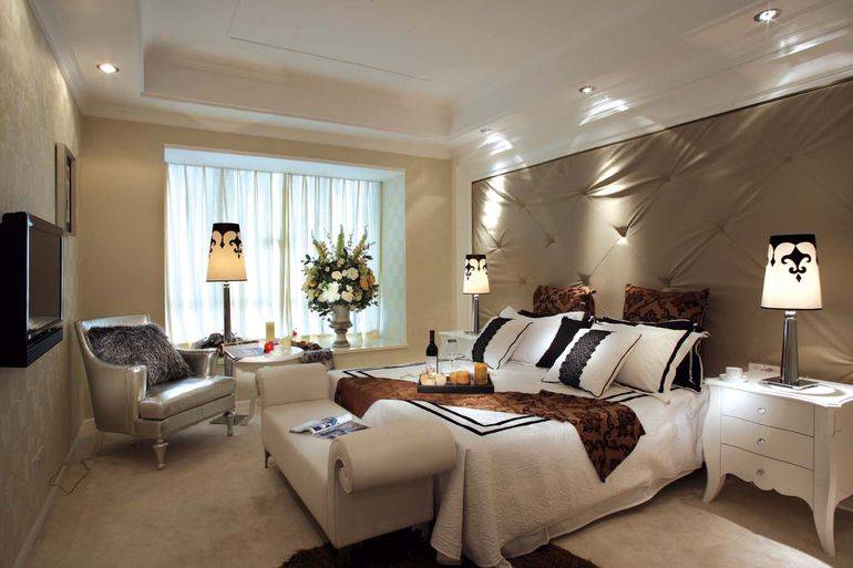 点击大图看下一张:欧式欧式风格卧室三居装修图