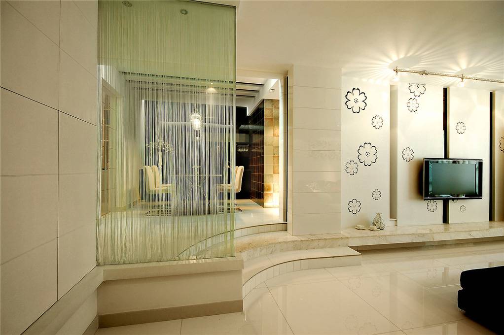 点击大图看下一张:现代客厅电视背景墙设计方案