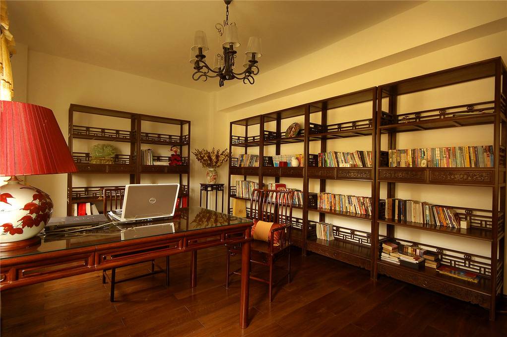 点击大图看下一张：中式书房收纳图片