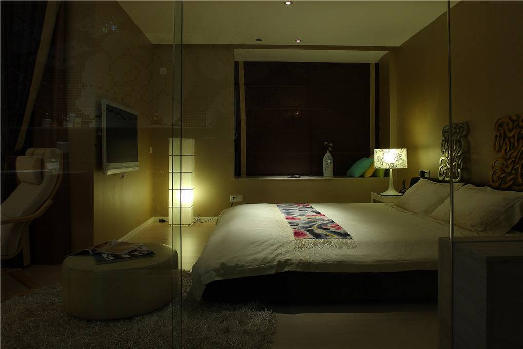 点击大图看下一张：古典卧室图片