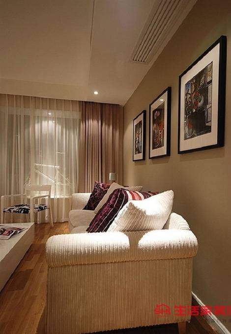 点击大图看下一张：现代客厅窗帘效果图