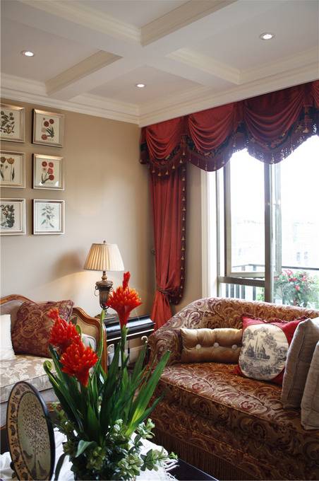 点击大图看下一张：欧式欧式风格客厅别墅窗帘设计方案