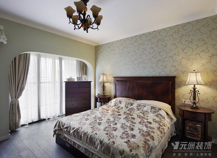 点击大图看下一张：美式卧室跃层窗帘设计案例