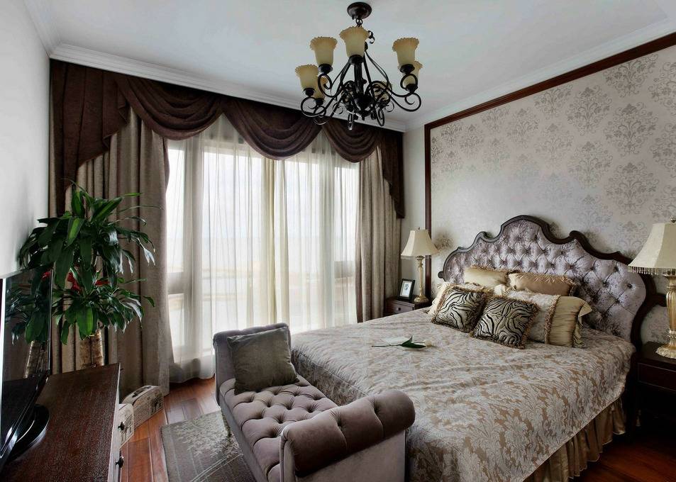 点击大图看下一张：美式卧室吊顶窗帘设计案例展示