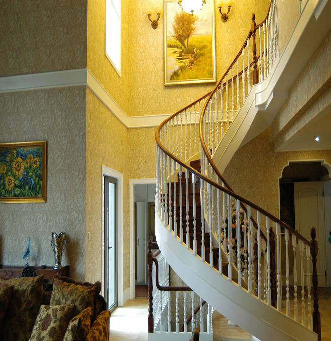 点击大图看下一张：美式美式风格过道楼梯装修案例