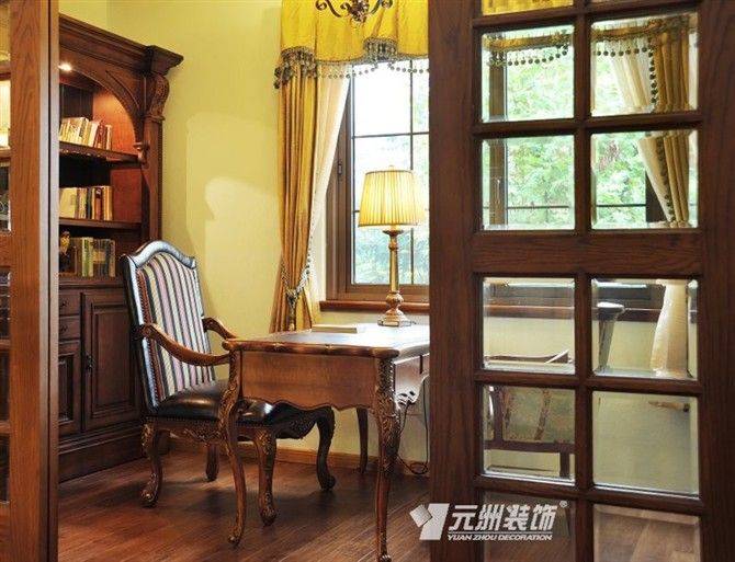 点击大图看下一张：地中海书房跃层装修图