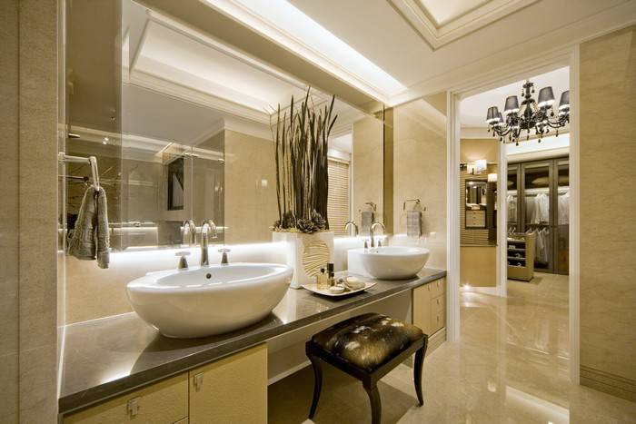 点击大图看下一张：欧式别墅浴室设计案例
