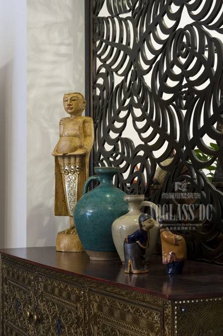 点击大图看下一张：中式客厅设计案例