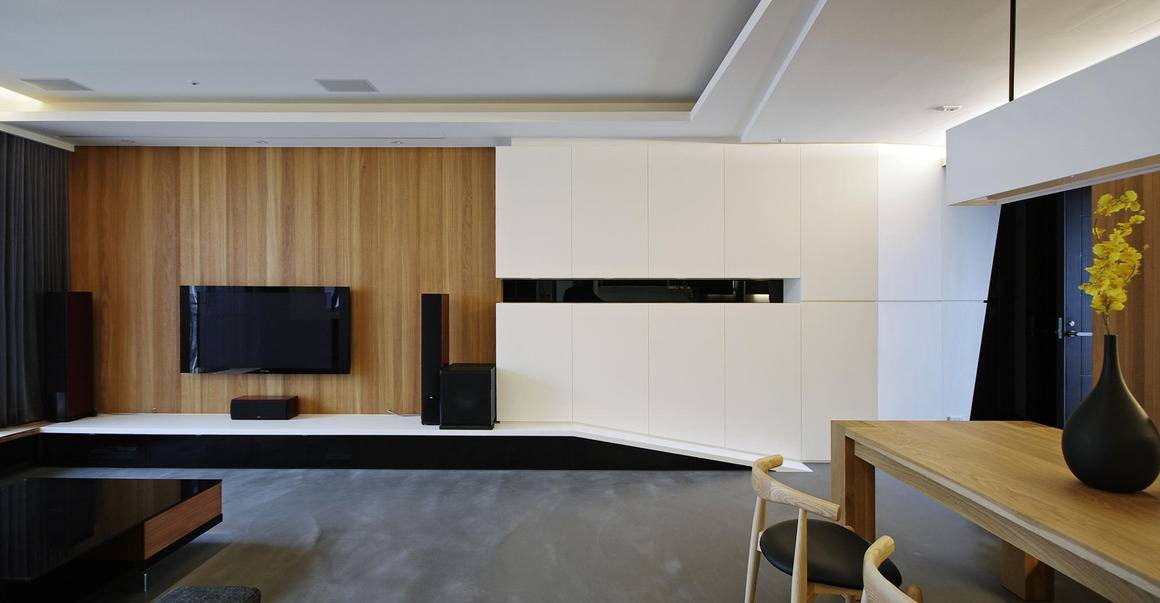 点击大图看下一张：现代客厅设计方案