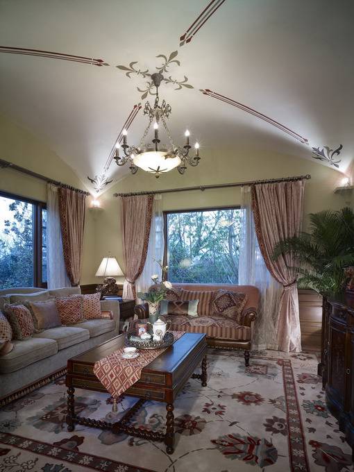 点击大图看下一张：美式客厅沙发茶几装修图