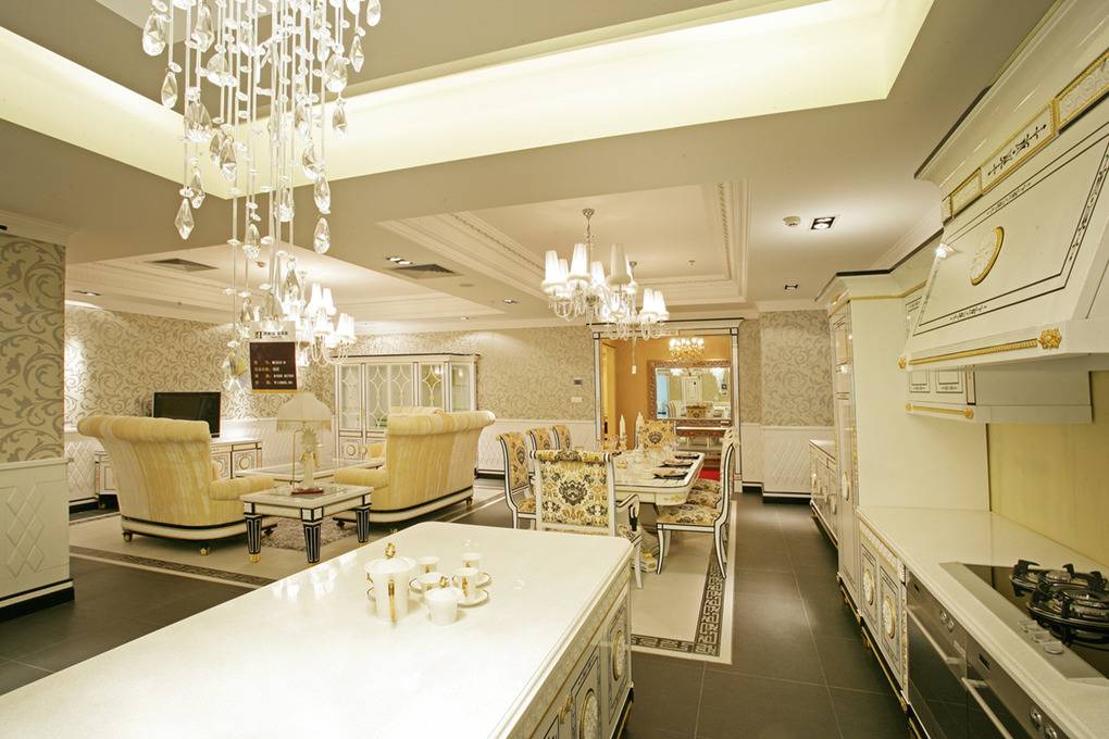 点击大图看下一张：欧式客厅餐厅厨房沙发设计案例展示