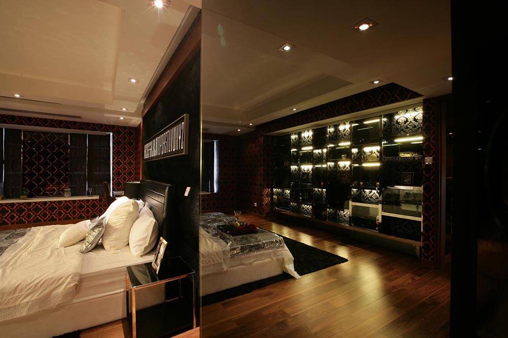 点击大图看下一张：现代卧室设计案例展示