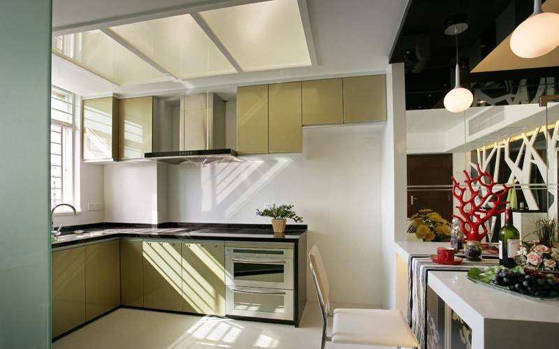 点击大图看下一张：现代现代风格厨房案例展示