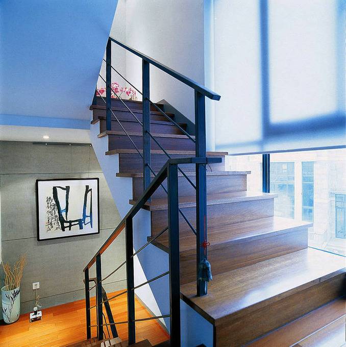点击大图看下一张：现代楼梯图片