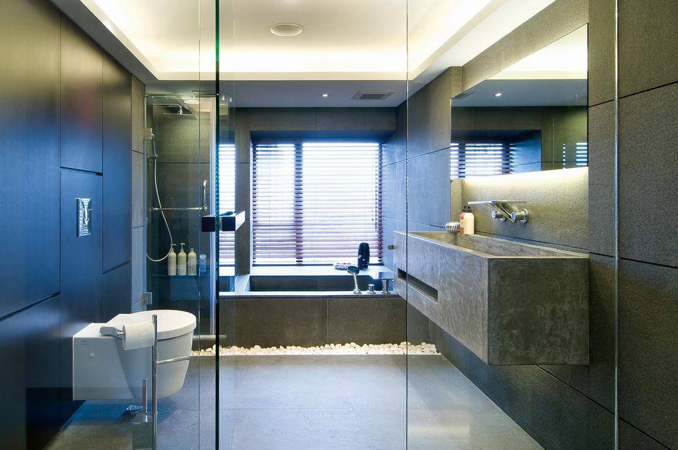 点击大图看下一张：现代简约卫生间浴室淋浴房装修效果展示