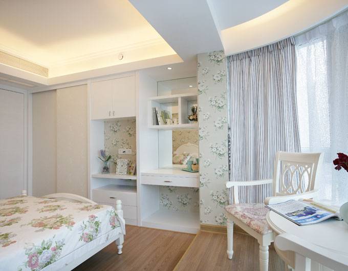 点击大图看下一张：田园韩式田园风格卧室装修案例