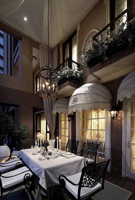 点击大图看下一张：法式法式风格餐厅吊顶案例展示