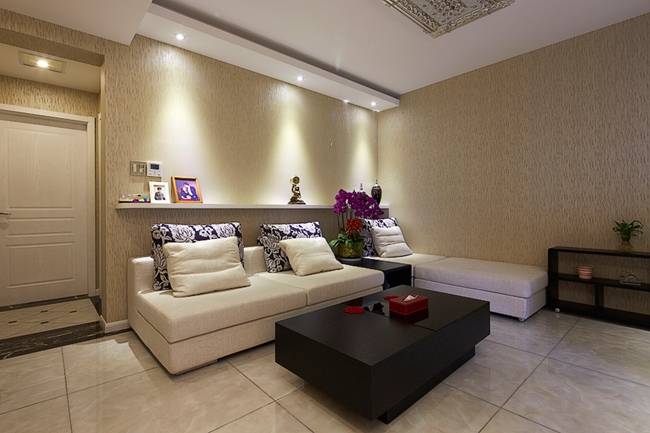 点击大图看下一张：现代客厅沙发茶几设计方案