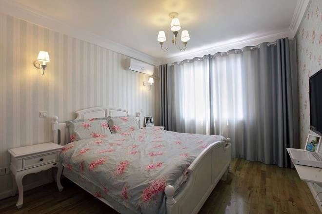 点击大图看下一张：简欧窗帘大床壁纸设计案例展示