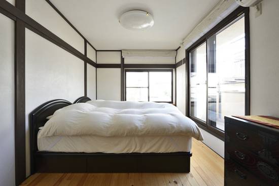 点击大图看下一张：日式日式风格卧室设计图