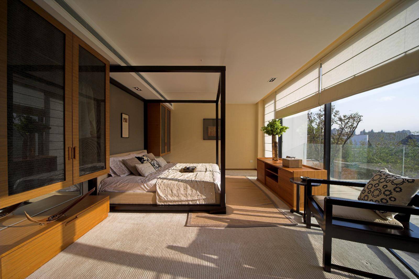 点击大图看下一张：现代简约中式混搭卧室设计方案