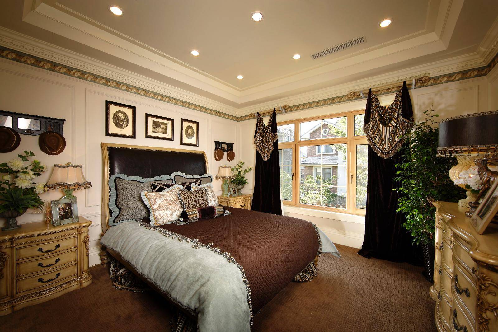 点击大图看下一张：美式卧室图片