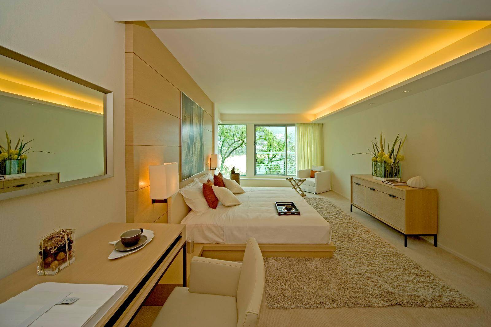 点击大图看下一张：现代简约卧室设计图