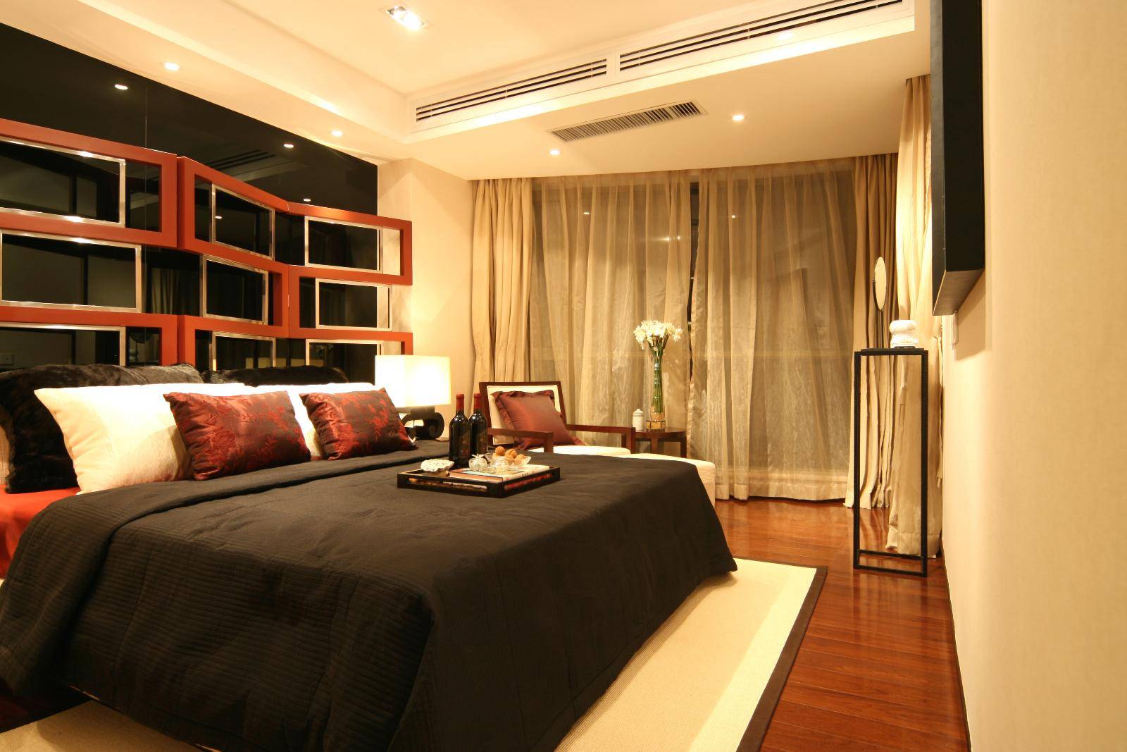 点击大图看下一张：现代简约中式卧室设计案例展示