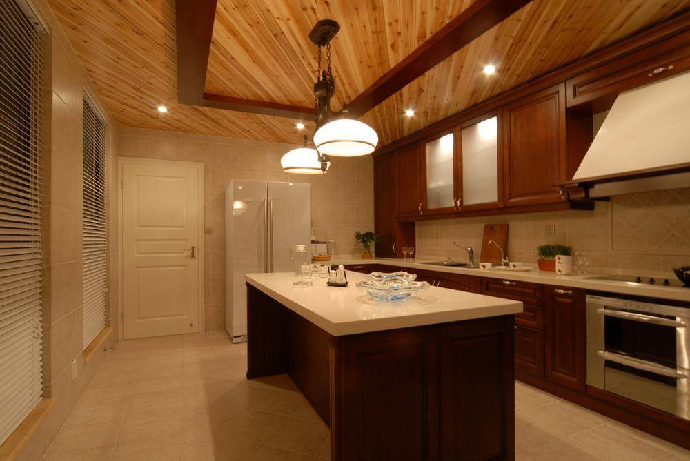 点击大图看下一张:田园美式厨房案例展示