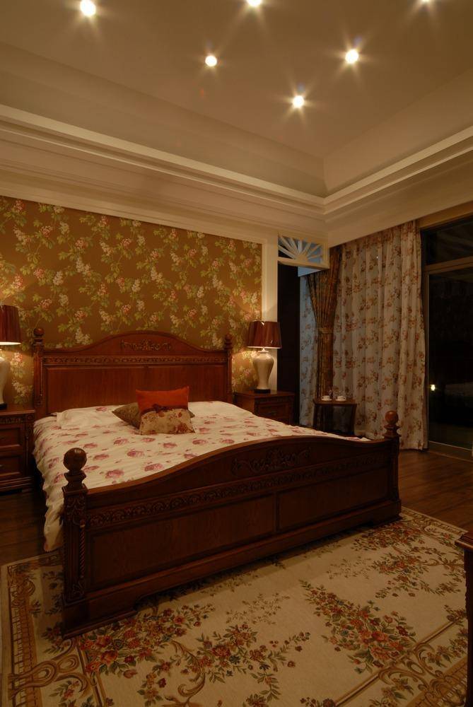 点击大图看下一张：美式卧室设计案例展示