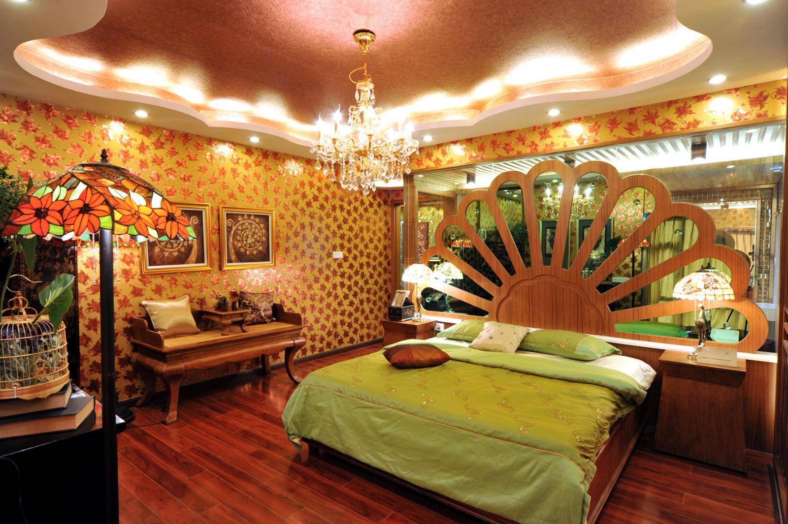 点击大图看下一张：东南亚卧室装修案例