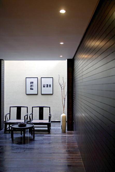 点击大图看下一张：中式客厅设计方案