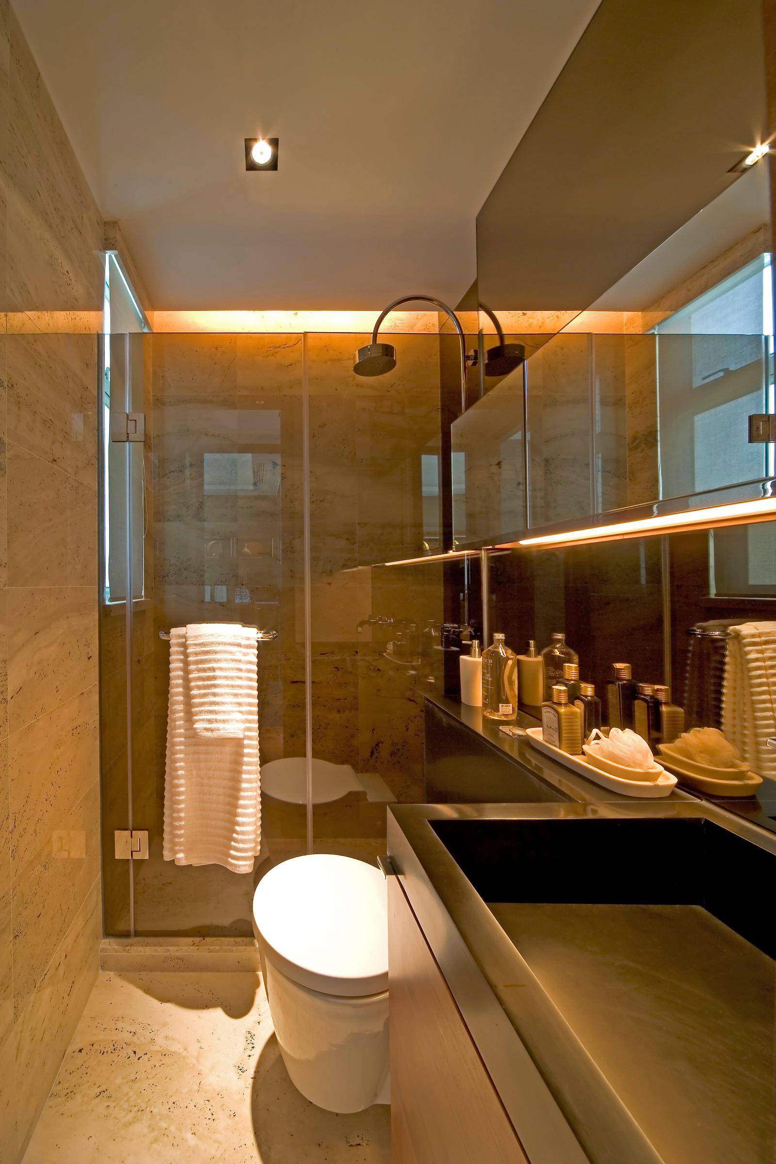点击大图看下一张：现代简约卫生间浴室淋浴房案例展示