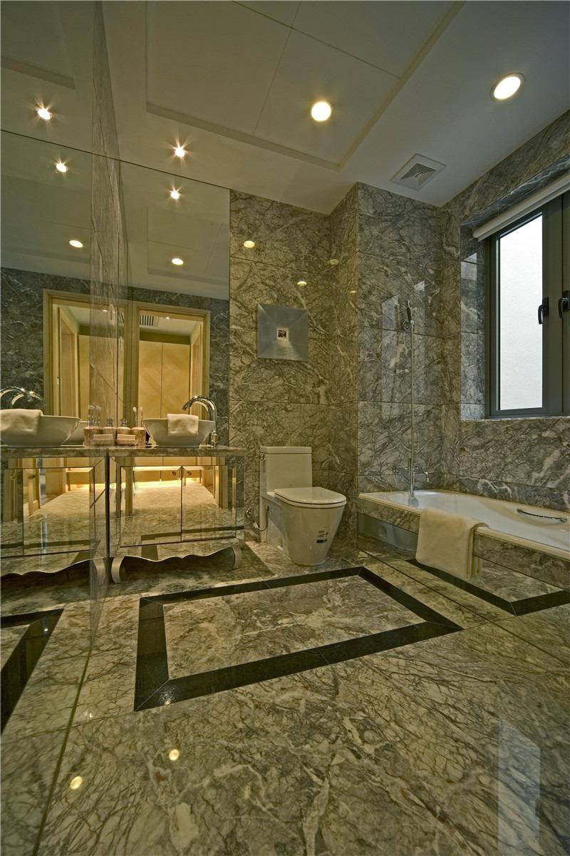 点击大图看下一张：欧式新古典浴室图片