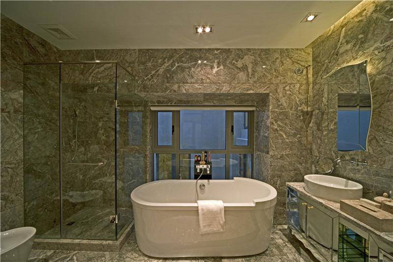 点击大图看下一张：欧式简欧浴室效果图