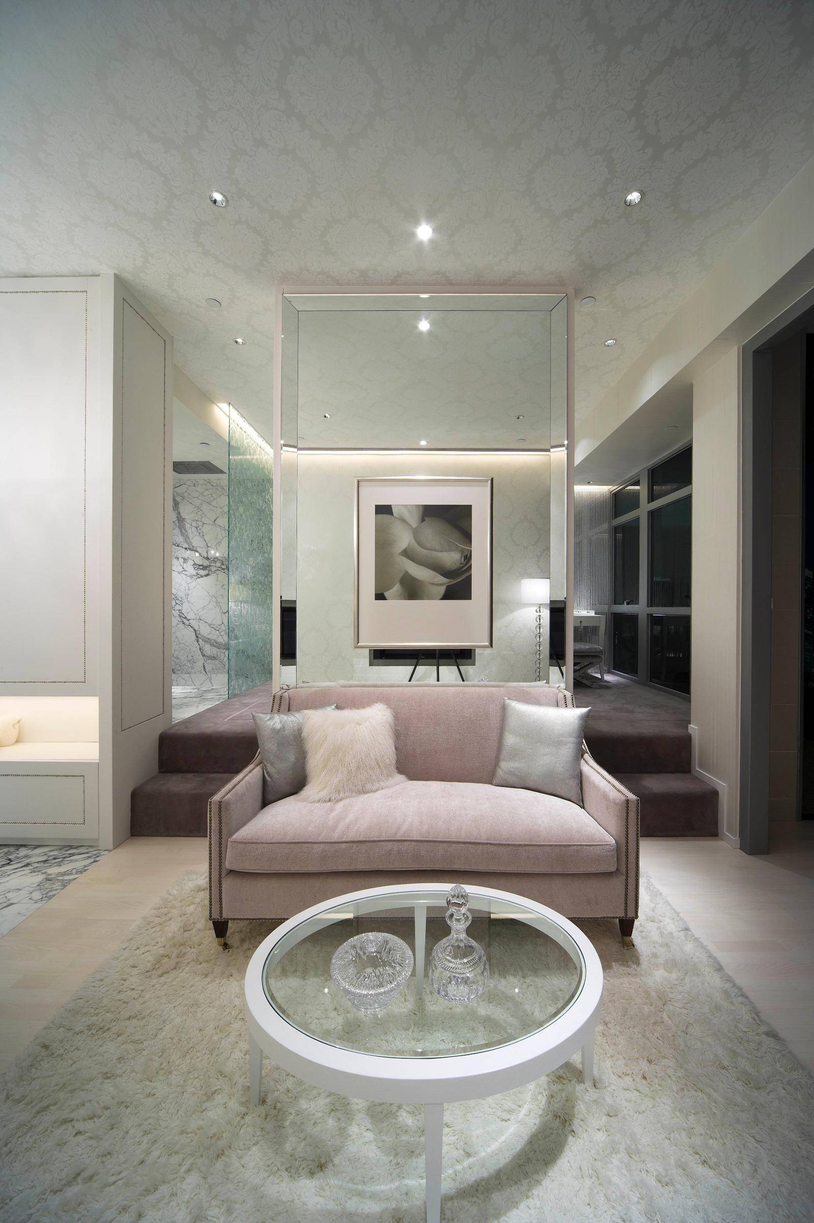 点击大图看下一张：现代简约卧室多功能室沙发案例展示