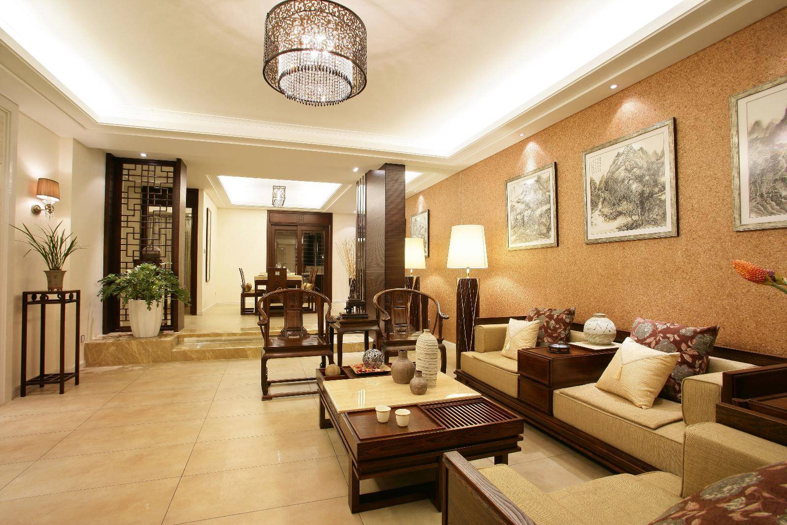 点击大图看下一张：中式客厅沙发设计案例展示