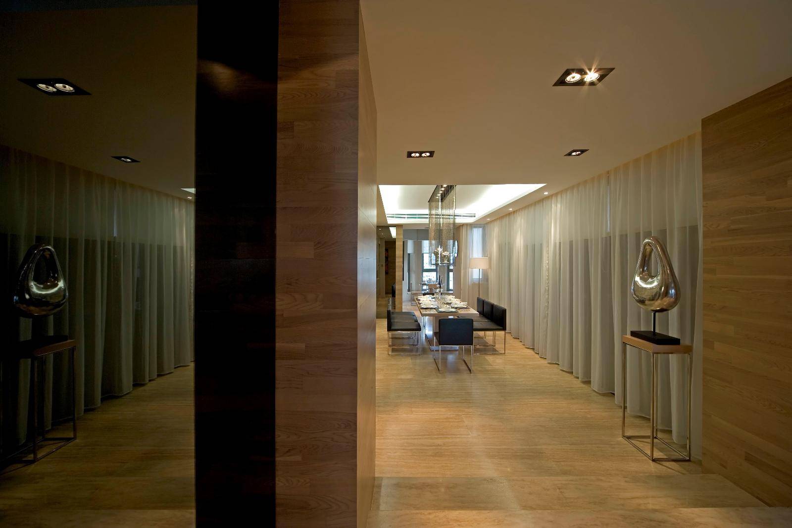 点击大图看下一张：现代简约餐厅走廊图片