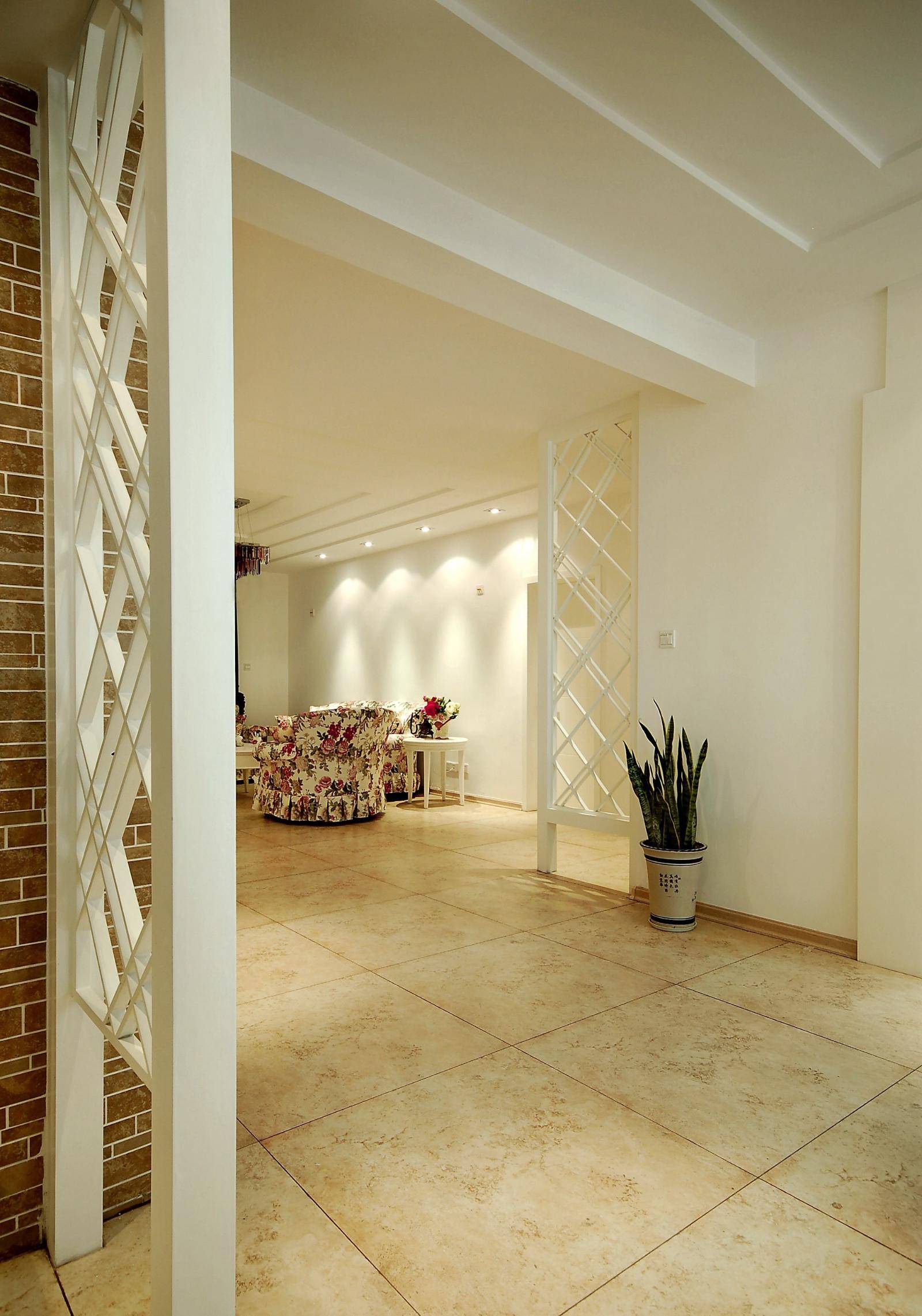 点击大图看下一张:田园客厅装修案例