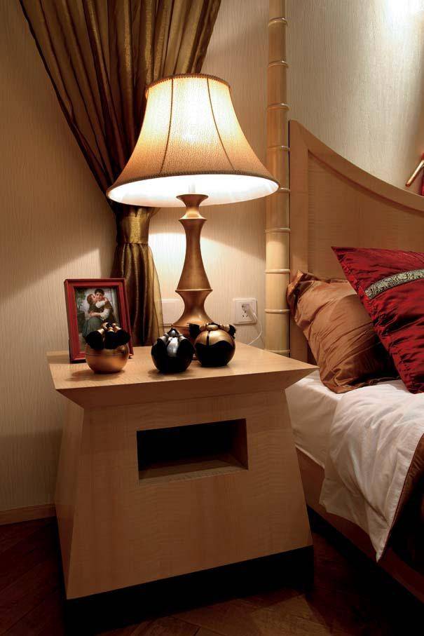 点击大图看下一张：中式卧室设计案例