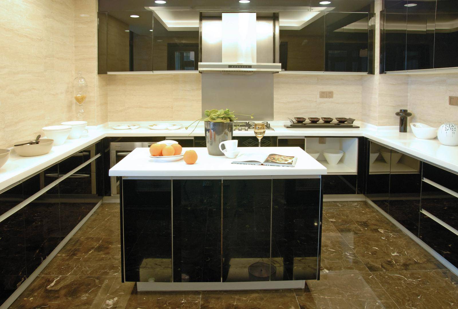 点击大图看下一张：现代简约厨房设计案例