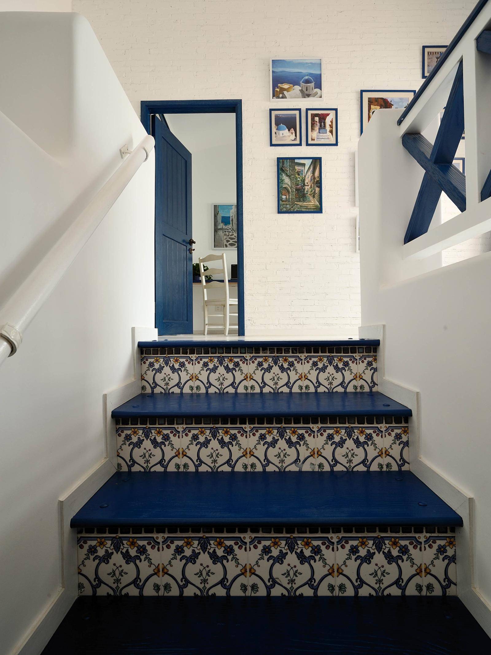 点击大图看下一张：地中海走廊楼梯设计案例展示