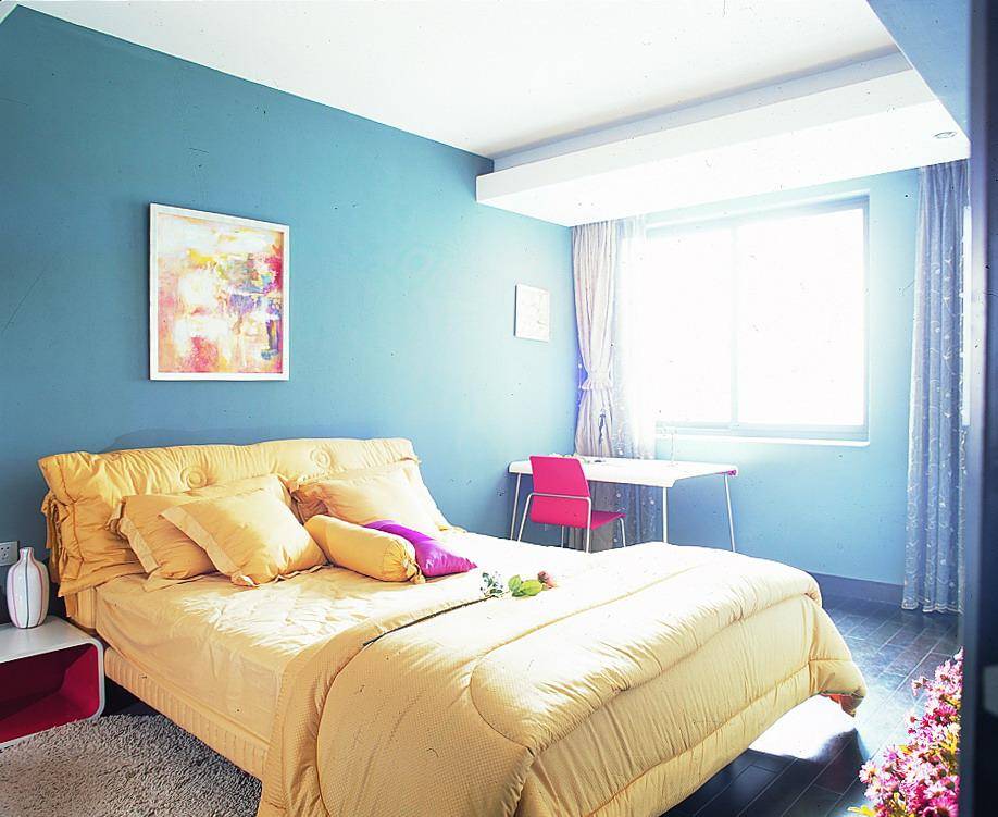 点击大图看下一张：卧室效果图