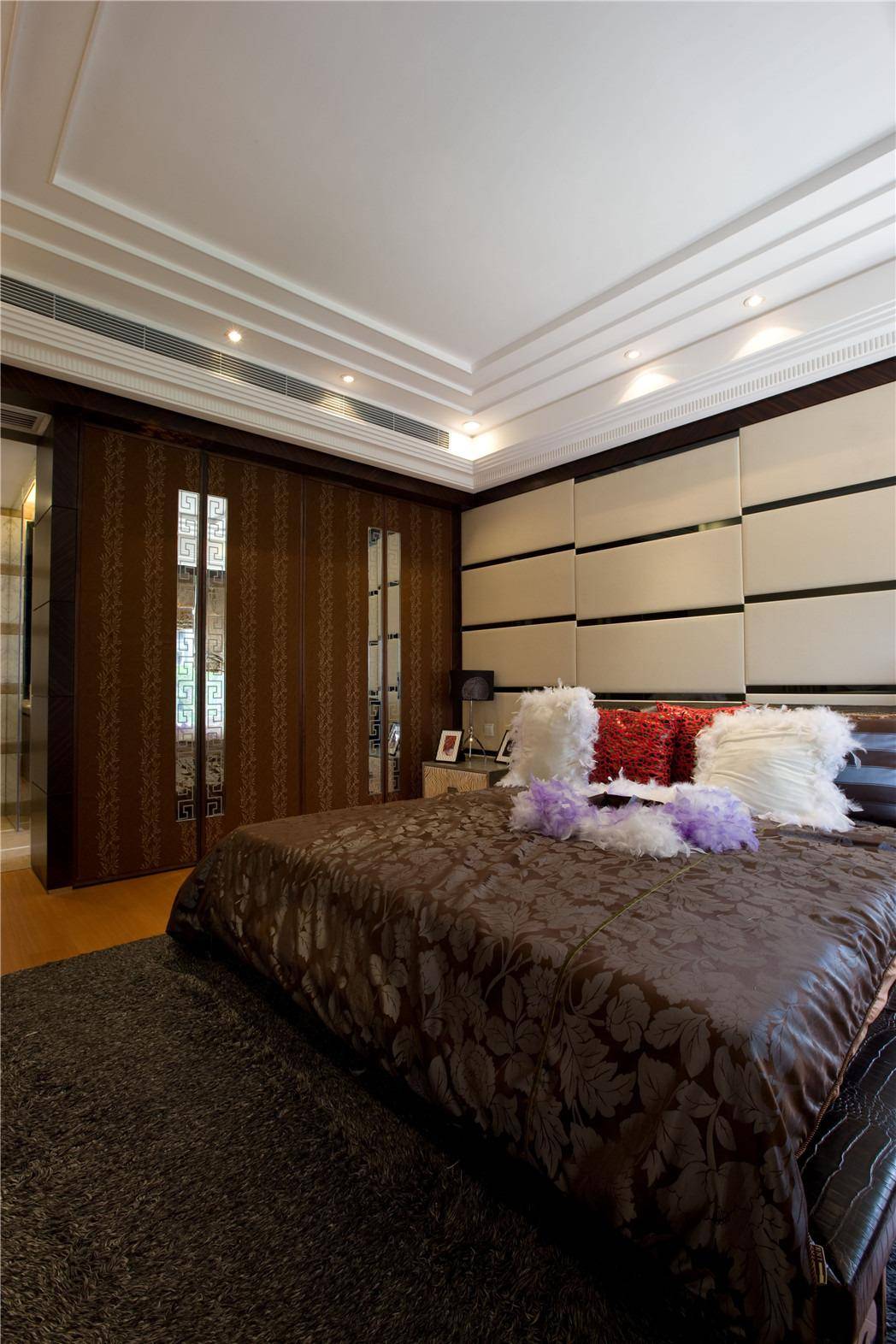 点击大图看下一张：新古典卧室案例展示