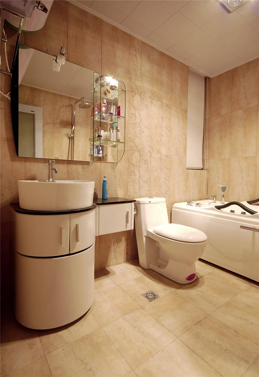 点击大图看下一张：现代简约卫生间浴室淋浴房装修图