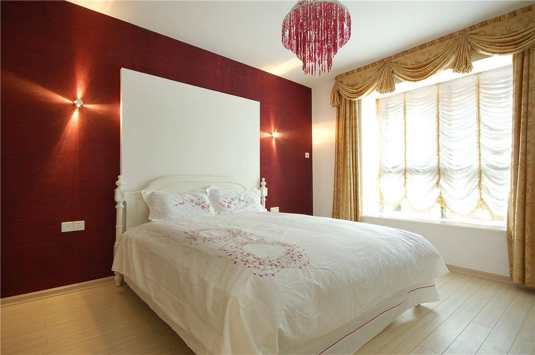 点击大图看下一张：现代简约简欧美式卧室设计方案