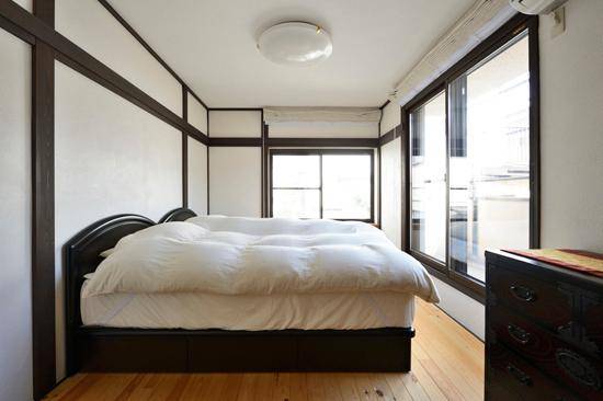 点击大图看下一张：日式日式风格卧室设计图